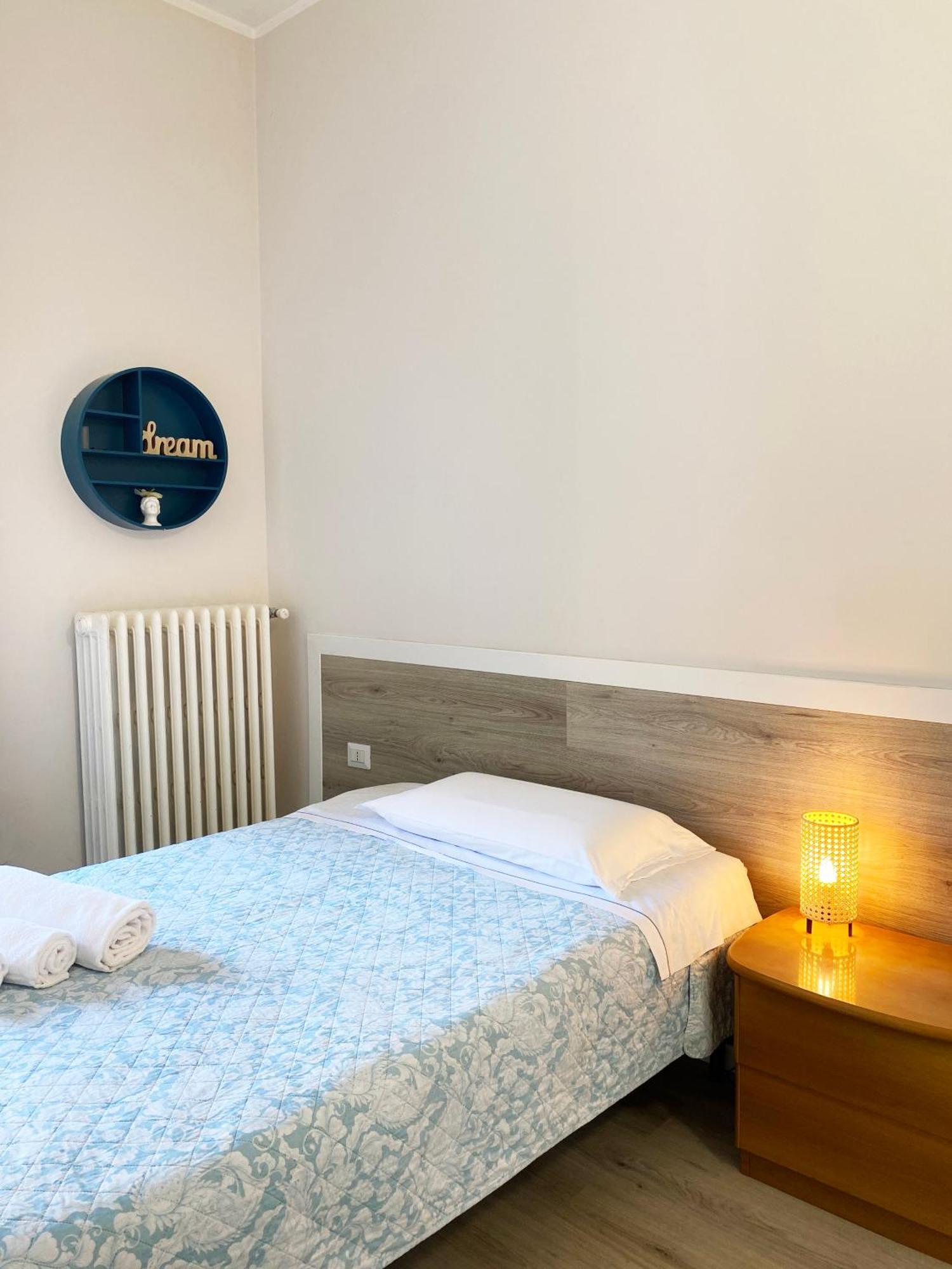 Easyrooms One Parma Exteriér fotografie