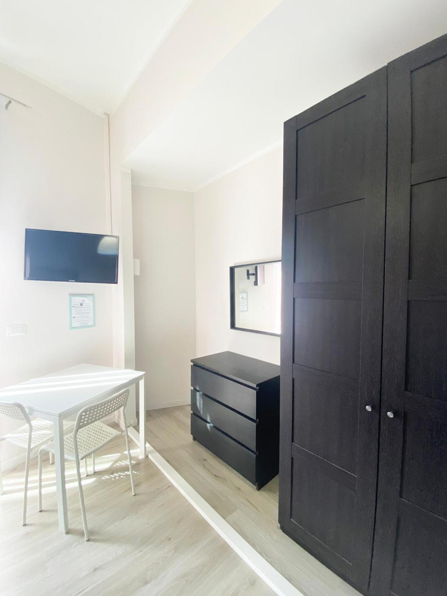 Easyrooms One Parma Pokoj fotografie