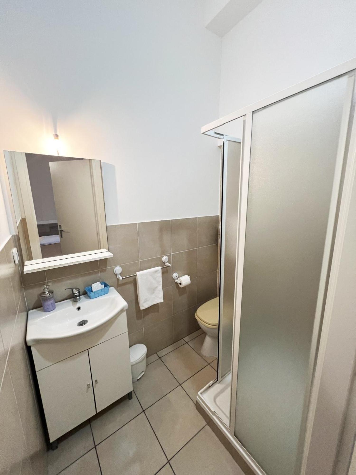 Easyrooms One Parma Pokoj fotografie