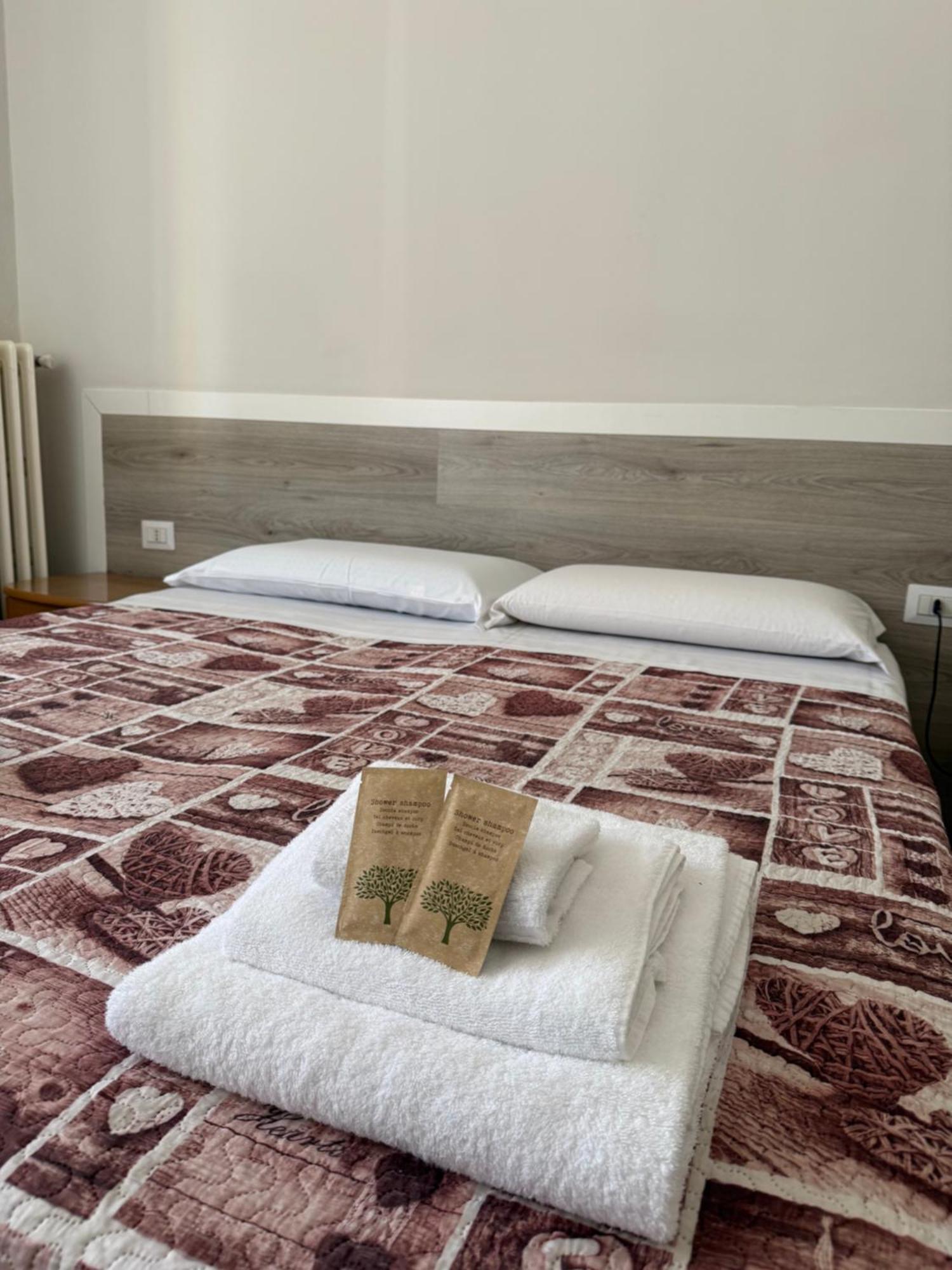 Easyrooms One Parma Exteriér fotografie